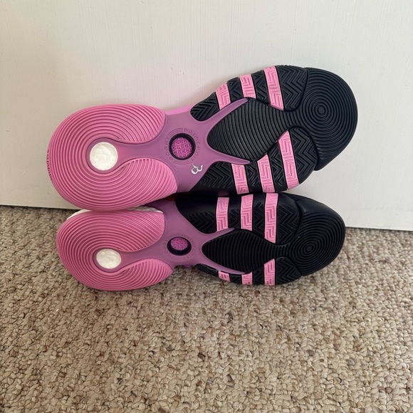 Adidas Trae Young 2 'Stratosphere' Basketball Shoes - Picture 4 of 7